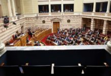 Κατατέθηκε «μαύρα» μεσάνυχτα στη Βουλή το αναπτυξιακό νομοσχέδιο